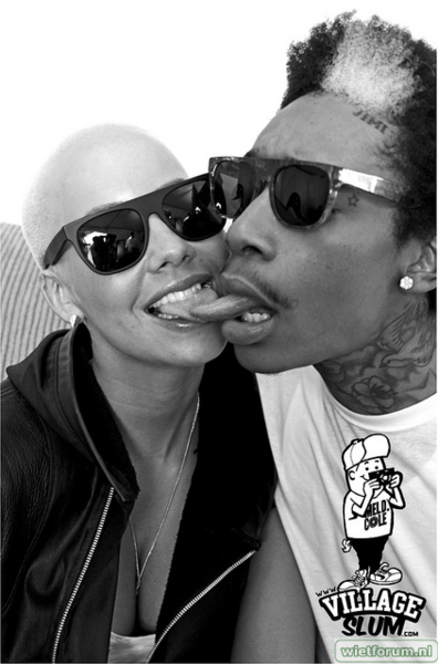 2011-amber-rose-x-wiz-khalifa-engaged-to-be-married-after-on